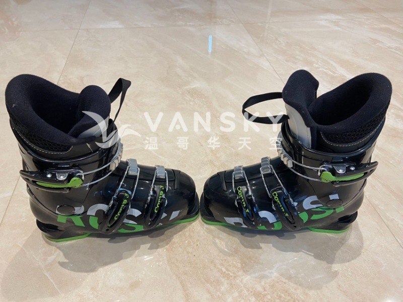 221225221913_20.5 ski boots.jpg